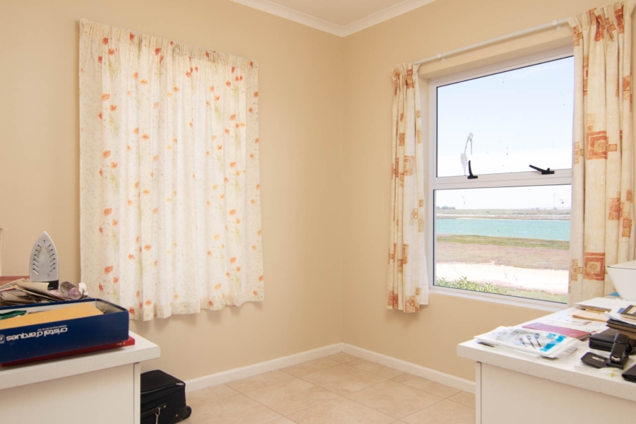 4 Bedroom Property for Sale in Velddrif Western Cape